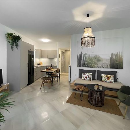 Just Live Apartment Triovasalos Bagian luar foto