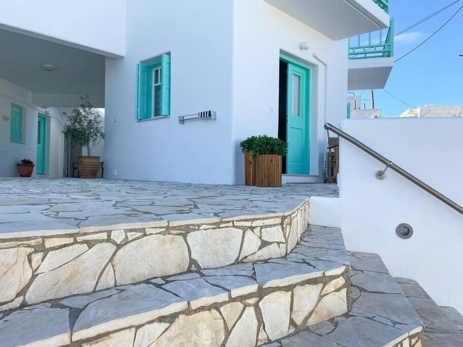Just Live Apartment Triovasalos Bagian luar foto