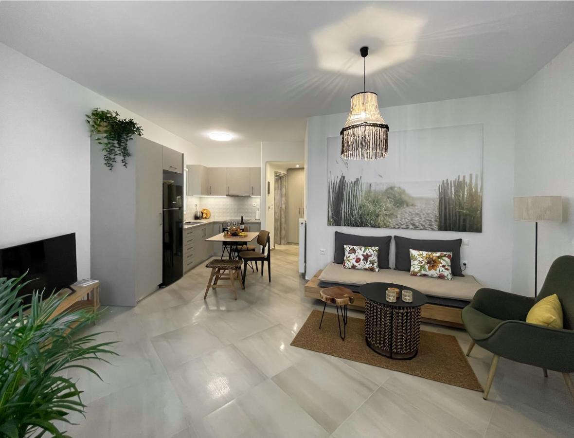 Just Live Apartment Triovasalos Bagian luar foto